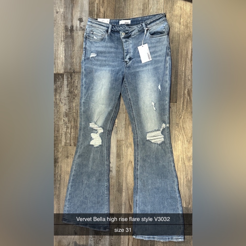 Vervet Bella high rise flare style V3032
size 31